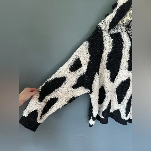 Sandy Liang Sherpa heavy warm black and white hooded pullover sweater sz XXL - Picture 6 of 6